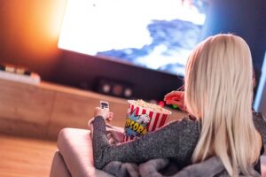 Séries télévisées : connaître les inconvénients et les avantages pour modérer la consommation