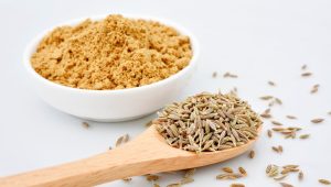 poudre et graines de cumin